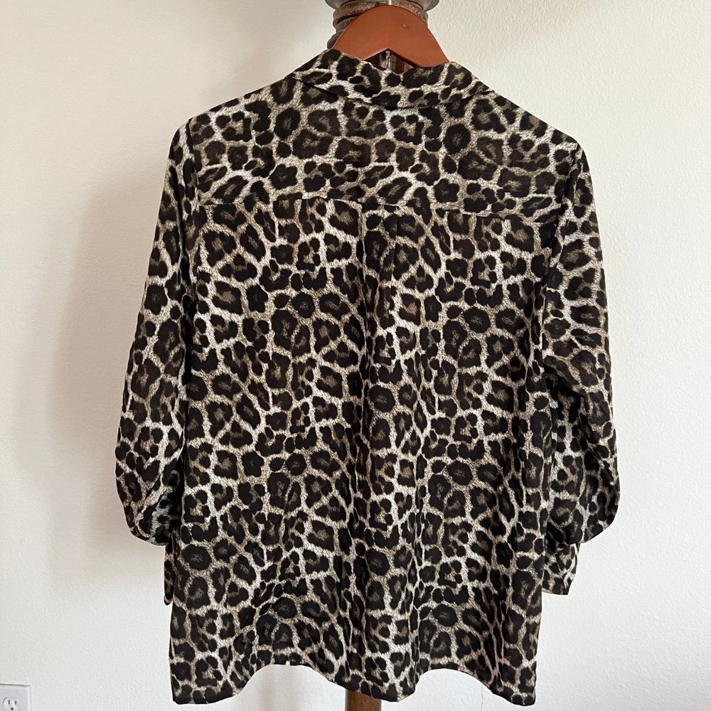 Michael Kors Women's Size L Leopard Print Point C… - image 2